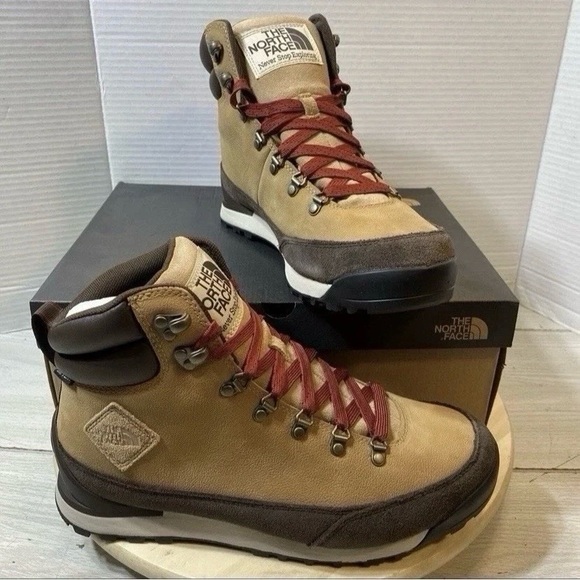 The North Face Mens 11.5 Back To Berkeley IV WP Hiking Boots Brown main image 7